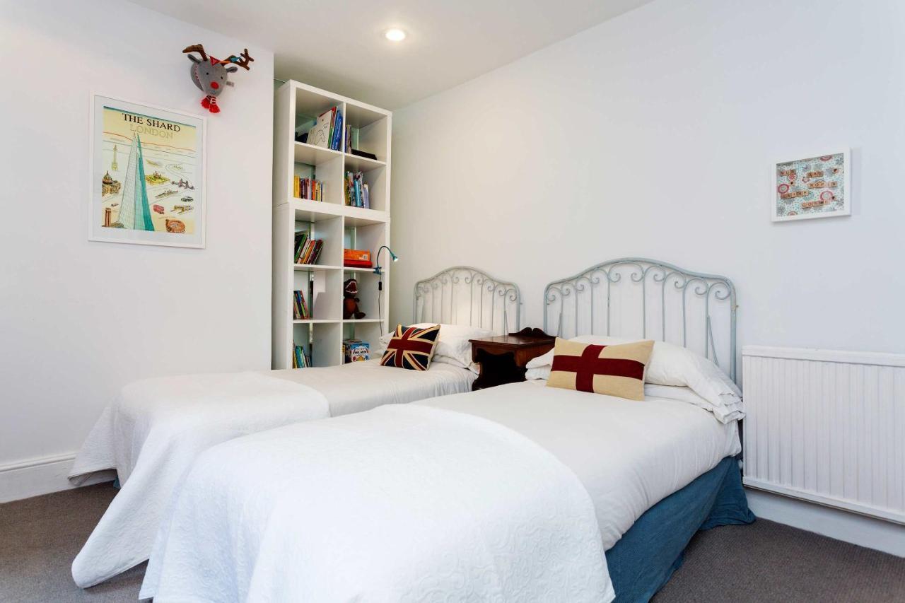 Veeve - A Kensington Mews Villa Лондон Екстериор снимка